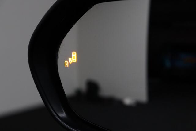 Toyota YARIS 1.5 Hybrid 115 Executive Edition | Facelift | Dodehoekdetectie | Parkeerhulp | Adaptive-cruise | Maps Navigatie | Apple Carplay & Android Auto | Camera | Keyless | Clima