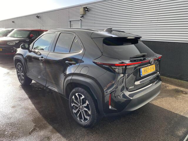 Toyota YARIS Cross 1.5 Hybrid 115 First Edition Navigatie Apple CarPlay/Android Auto, stoel- & stuurverwarming, keyless, parkeersensoren v&a, ACC, achteruitrij camera