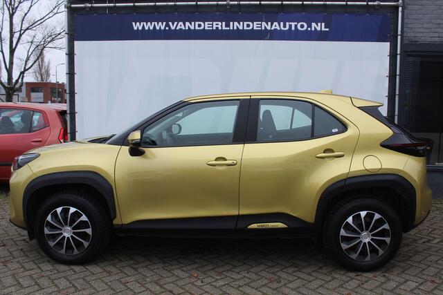 Toyota YARIS Cross 1.5 Hybrid Automaat All season banden l Adaptief cruise control l Navi l Apple/Android carplay l Armsteun l Elektrisch inklapbare buitenspiegels l Climate control l Achteruitrijcamera l VDL auto