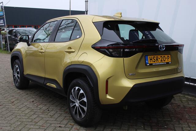 Toyota YARIS Cross 1.5 Hybrid Automaat All season banden l Adaptief cruise control l Navi l Apple/Android carplay l Armsteun l Elektrisch inklapbare buitenspiegels l Climate control l Achteruitrijcamera l VDL auto