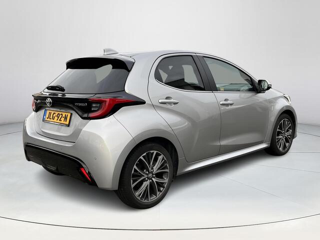 Toyota YARIS 1.5 Hybrid Executive | Navigatie | Stoelverwarming | LED koplampen | 17 inch LM-velgen |
