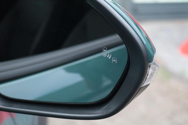 Toyota YARIS Cross 1.5 Hybrid 115 Dynamic, Comfortpack, BSM, Stoel en Stuurverwarming, Parkeersensoren.