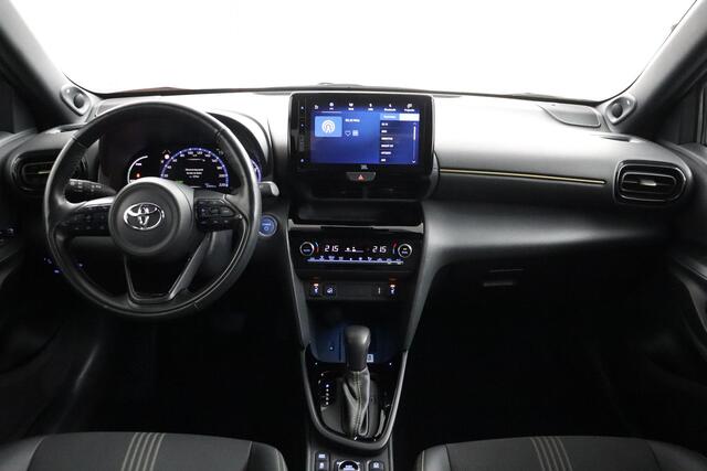 Toyota YARIS Cross 1.5 Hybrid Adventure AWD | Navigatie | Stoel + Stuurverwarming | Elektrische kofferklep | Trekhaak | JBL Audio |
