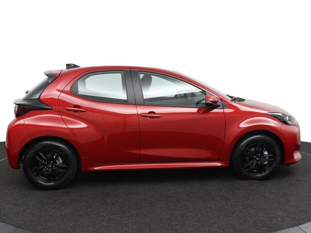 Toyota YARIS 1.5 Hybrid 115 Comfort | ADG XMAS EDITION | Lichtmetalen velgen | Achteruitrijcamera | Apple Carplay | Android Auto |