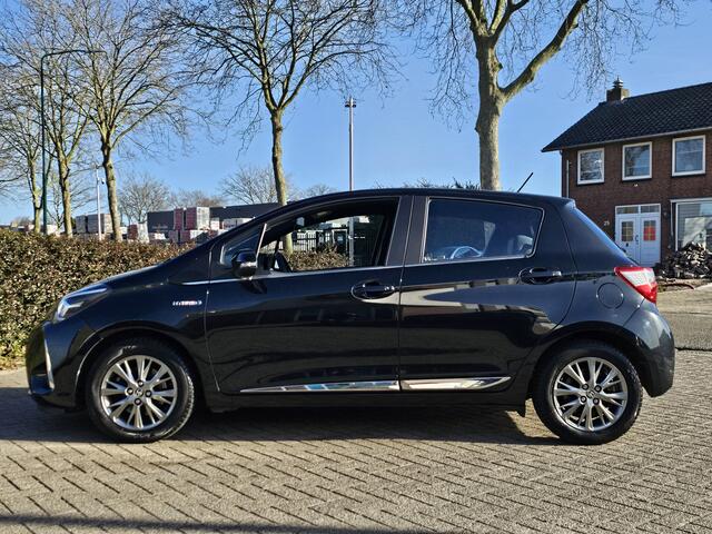 Toyota YARIS 1.5 Hybrid Executive, Zondag OPEN!