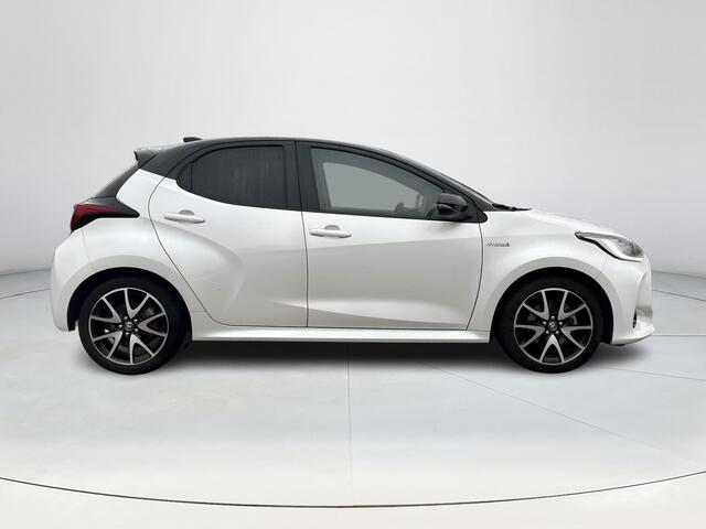 Toyota YARIS 1.5 Hybrid Executive | Navigatie | Dode hoek waarschuwing | Head up display | 17 inch LM-velgen |