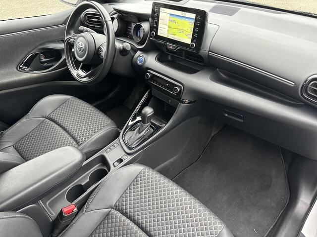 Toyota YARIS 1.5 Hybrid Executive | Navigatie | Dode hoek waarschuwing | Head up display | 17 inch LM-velgen |