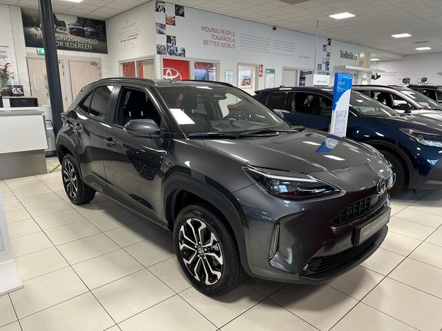 Toyota YARIS Cross 1.5 Hybrid 115 Dynamic NIEUW! Direct leverbaar! ¤ 1000,- inruilpremie Comfortpack, Parkeersensoren Voor+Achter, Stoel/stuurverwarming