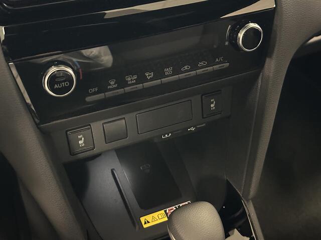 Toyota YARIS Cross 1.5 Hybrid 115 Dynamic NIEUW! Direct leverbaar! ¤ 1000,- inruilpremie Comfortpack, Parkeersensoren Voor+Achter, Stoel/stuurverwarming