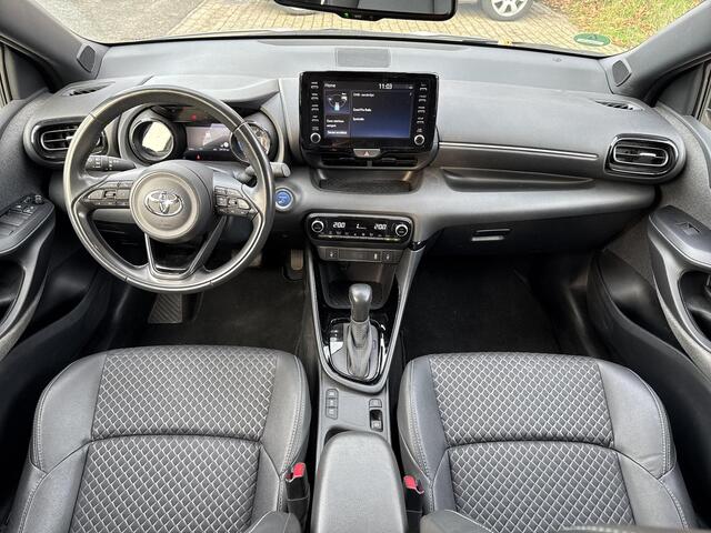 Toyota YARIS 1.5 Hybrid Bi-Tone | 06-10141018 Voor meer informatie