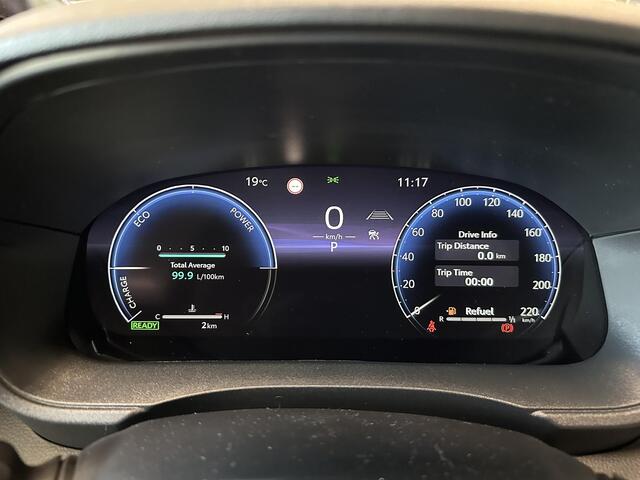 Toyota YARIS 1.5 Hybrid 130 Executive NIEUW! Direct leverbaar! ¤ 1000,- inruilpremie! Parkeersensoren voor+achter | Half lederen bekleding