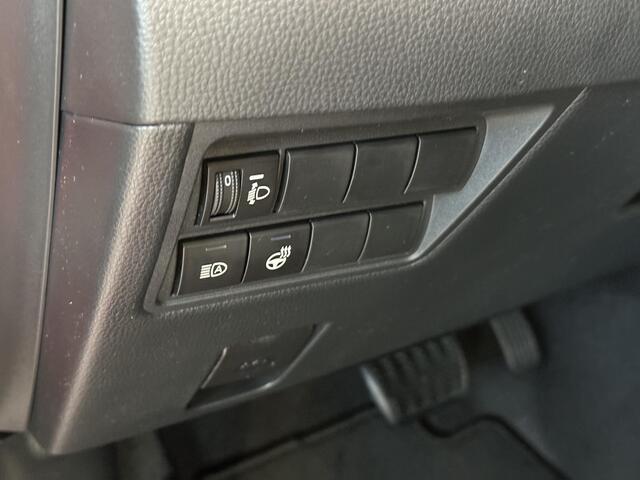 Toyota YARIS 1.5 Hybrid 130 Executive NIEUW! Direct leverbaar! ¤ 1000,- inruilpremie! Parkeersensoren voor+achter | Half lederen bekleding