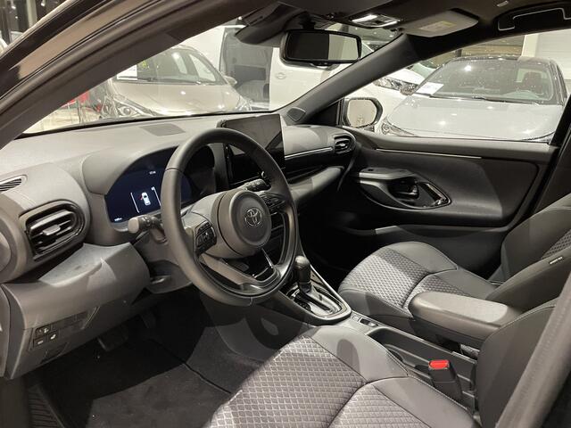 Toyota YARIS 1.5 Hybrid 130 Executive | Demo | Apple Carplay | Android Auto | Fabrieksnavigatie | 17 inch LM-velgen |