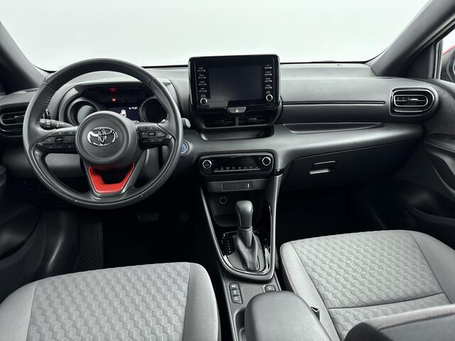 Toyota YARIS 1.5 Hybrid Tokyo Spirit Bi-Tone | NL-Auto | Verwarmde Spiegels | 16'' Lichtmetalen Velgen | Keyless GO | Navi | Automatisch Grootlicht |