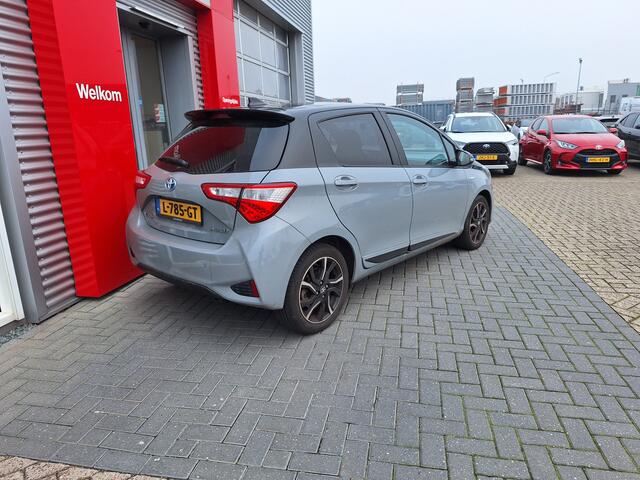 Toyota YARIS 1.5 Hybrid Bi-Tone