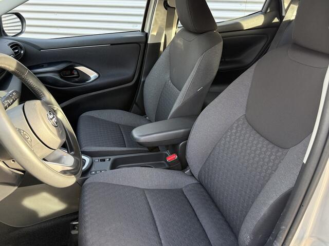 Toyota YARIS 1.5 Hybrid Active Automaat!! | Camera | Clima | Navigatie | Allseason Banden | Cruise | Ndl Auto | RIJKLAARPRIJS INCL 12 MAANDEN GARANTIE EN BEURT