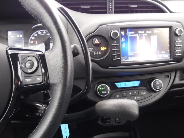 Toyota YARIS 1.5 Hybrid Active HANDGAS / MINDERVALIDE AANPASSING / NAVI / CAMERA / CLIMA / CRUISE / NL-AUTO