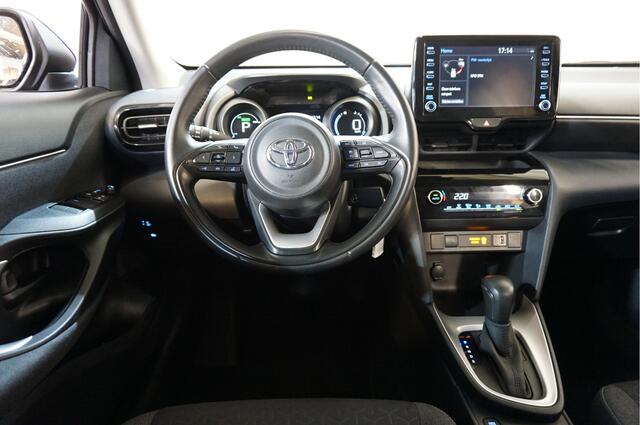 Toyota YARIS Cross 1.5 Hybrid adaptive cruise control | android auto / apple carplay