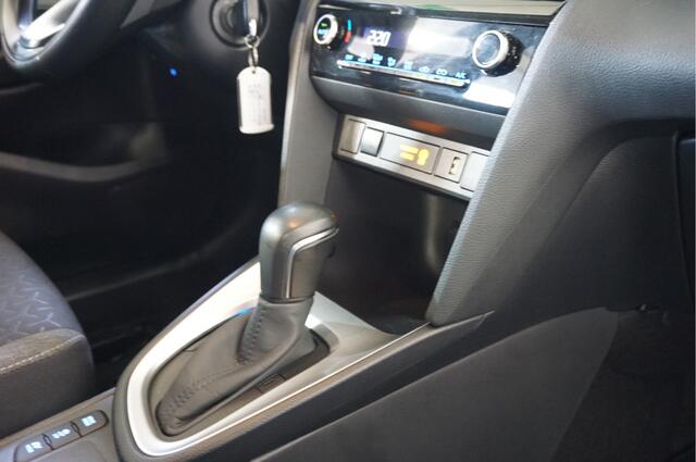 Toyota YARIS Cross 1.5 Hybrid adaptive cruise control | android auto / apple carplay