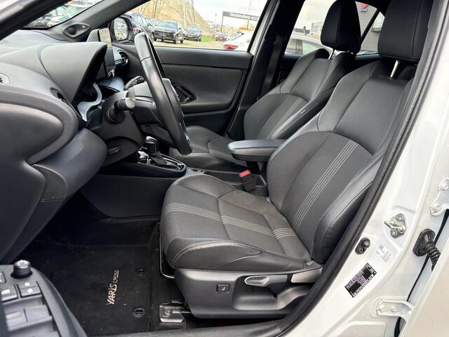 Toyota YARIS Cross 1.5 Hybrid Adventure ** NAVIGATIE/ JBL AUDIO/ HEAD-UP DISPLAY/ PAKEERSENSOREN/ KEYLESS ENTRY/ ELEKTRISCHE ACHTERKLEP**