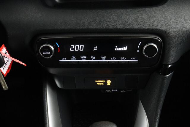 Toyota YARIS 1.5 Hybrid 115 Active /Bi-Tone | Apple Carplay/Android Auto | Zwart dak | Mistlampen voor |