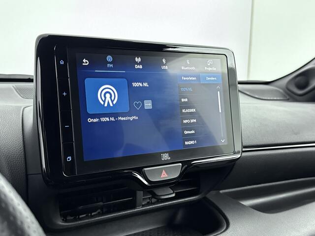 Toyota YARIS 1.5 Hybrid GR Sport | Draadloze Telefoonlader | Stoelverwarming | HUD | Parkeersensoren |