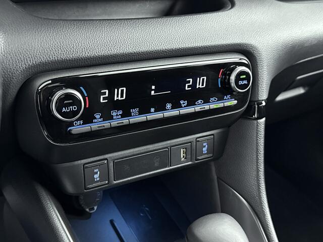 Toyota YARIS 1.5 Hybrid GR Sport | Draadloze Telefoonlader | Stoelverwarming | HUD | Parkeersensoren |