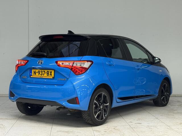 Toyota YARIS 1.5 Hybrid Bi-Tone Plus | Camera | Panoramadak | Cruise control | Stoelverwarming |