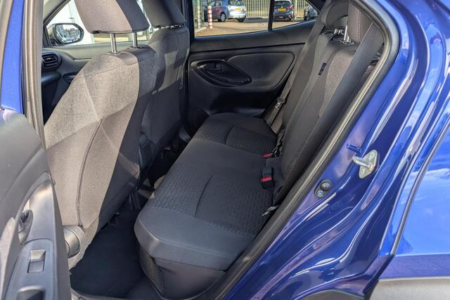 Toyota YARIS Cross 1.5 Hybrid First Edition | Navigatie| Kofferbakmat| Grote LM Velgen|