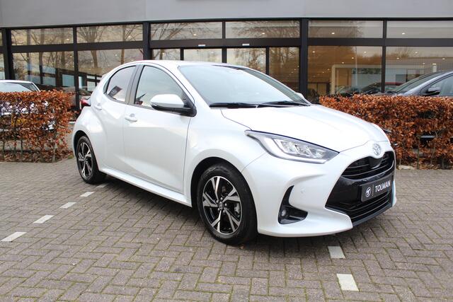 Toyota YARIS 1.5 Hybrid 115 First Edition Comfort Pack | Rijklaar | Parelmoer | Blind Spot | Stoel-/stuurverw. | Park.sensoren v+a | Apple/Android | LED | Keyless