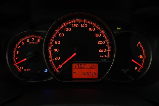 Toyota YARIS 1.3 VVT-i Trend | Airco | Cruise Control | Navigatie | Achteruitrijcamera | Bluetooth |