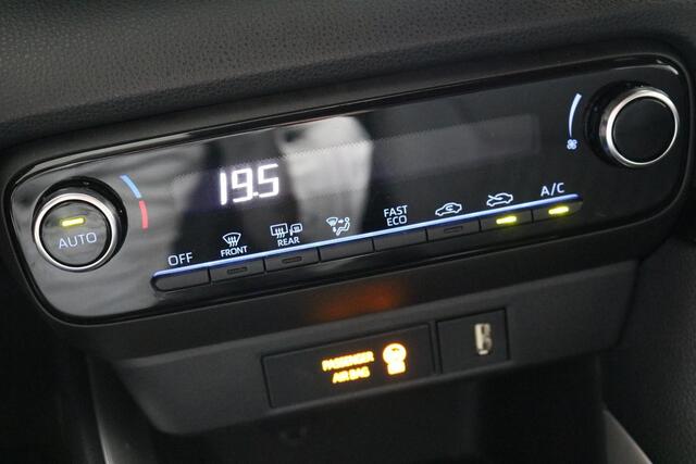 Toyota YARIS 1.5 Hybrid Active, Adaptive Cruisecontrole, Camera, Apple Carplay / Android Auto, Keyless!