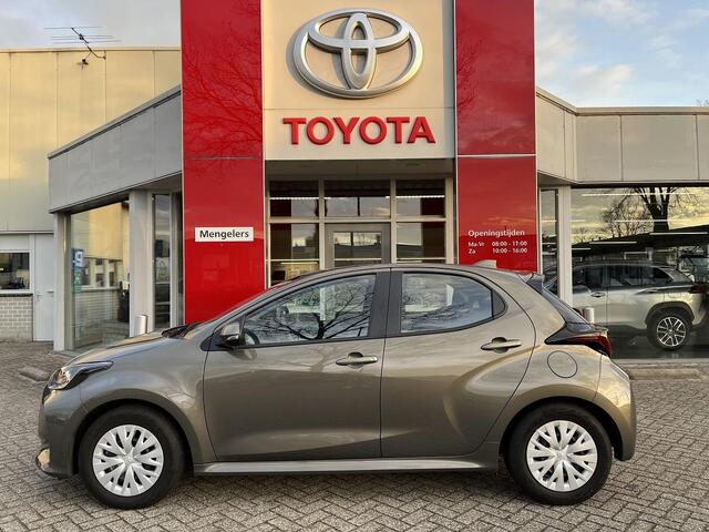 Toyota YARIS 1.5 Hybrid Active | Rijklaar | NL-Auto | Trekhaak | Apple Carplay - Android