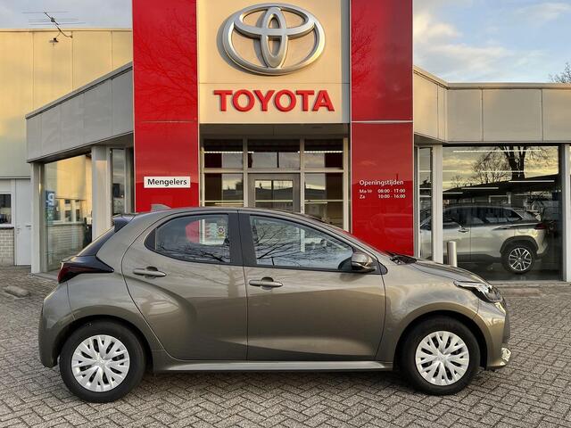 Toyota YARIS 1.5 Hybrid Active | Rijklaar | NL-Auto | Trekhaak | Apple Carplay - Android