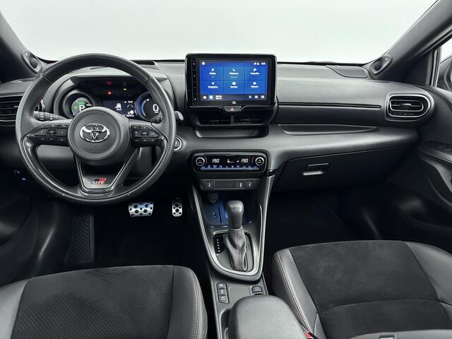 Toyota YARIS 1.5 Hybrid GR Sport Limited | HUD | Dodehoekdetectie | 18'' Lichtmetalen Velgen | Panoramadak |