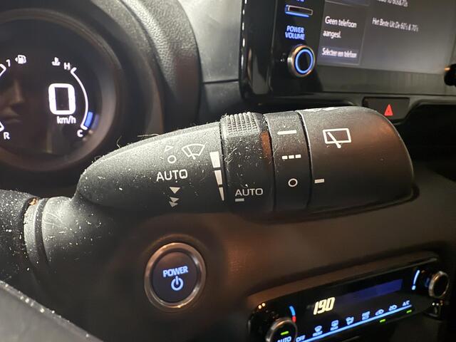 Toyota YARIS 1.5 Hybrid Dynamic 1e eigenaar, slechts 50.243 km, nette auto!