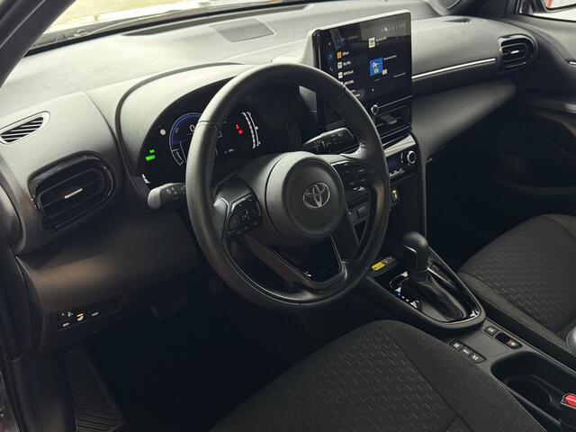 Toyota YARIS Cross 1.5 HYBRID DYNAMIC CAMERA LED ZWARTE HEMEL STOEL/STUUR VERW. 17''LMV KEYLESS