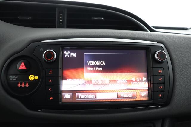Toyota YARIS 1.3 VVT-i Aspiration | Airco | Cruise control | Achteruitrijcamera | All Season banden |