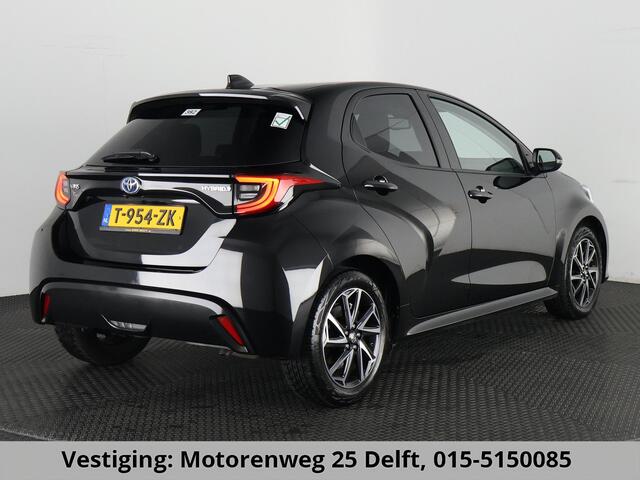 Toyota YARIS 1.5 HYBRID DYNAMIC 1e EIG. GARANTIE 8-2033 AUTOMAAT .CARPLAY NAVIGATIE . CAMERA . STOELVERWARMING . APPLE CARPLAY & ANDROID AUTO.