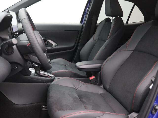 Toyota YARIS Cross 1.5 Hybrid GR Sport 130PK Aut. 18" LM Velgen, Elektr. Achterklep, Keyless, Achteruitrijcamera, Navi, Side Assist, Stoel-Stuurverwarming, Voorruitverwarming