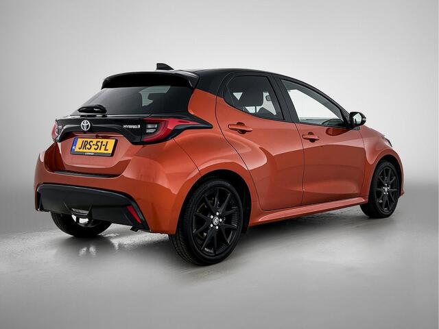 Toyota YARIS 1.5 Hybrid Executive Bi-Tone | Stoelverwarming | LED | Navigatie |