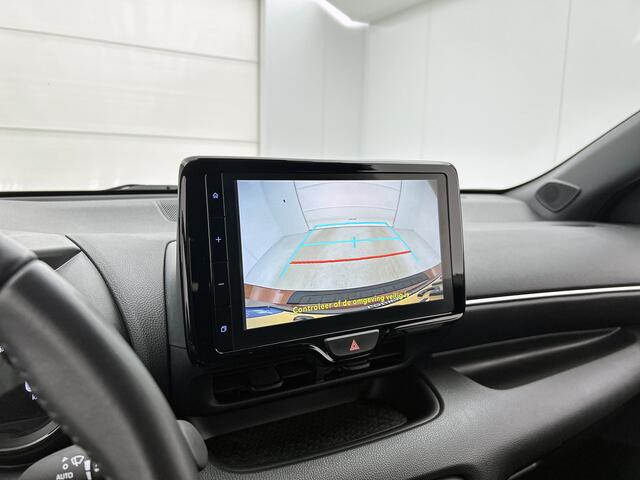 Toyota YARIS 1.5 Hybrid Executive Bi-Tone | Stoelverwarming | LED | Navigatie |
