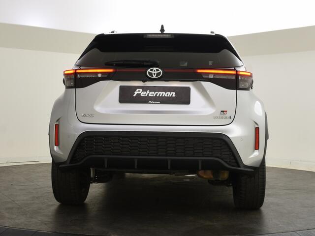 Toyota YARIS Cross 1.5 Hybrid GR Sport | Stuur en Stoelverwarming | BLIS | PDC V+A