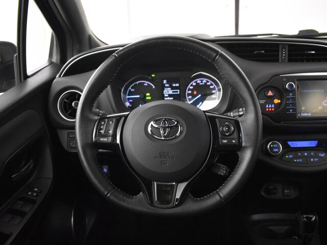 Toyota YARIS 1.5 Hybrid Bi-Tone | Navigatie | Keyless