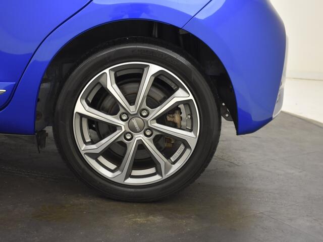 Toyota YARIS 1.5 Hybrid Bi-Tone | Navigatie | Keyless