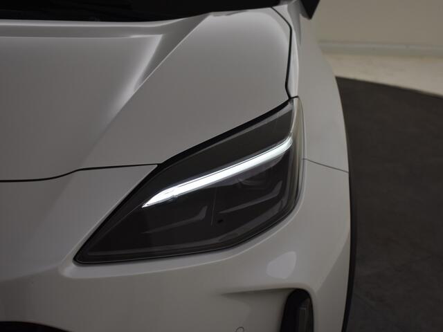 Toyota YARIS Cross 1.5 Hybrid Adventure | BLIS | PDC V+A | All Seasons