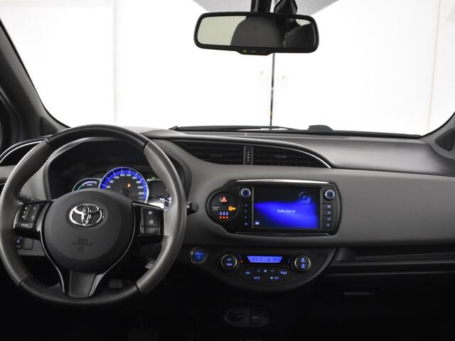 Toyota YARIS 1.5 Hybrid Bi Tone | Trekhaak| Navigatie | Lm Velgen