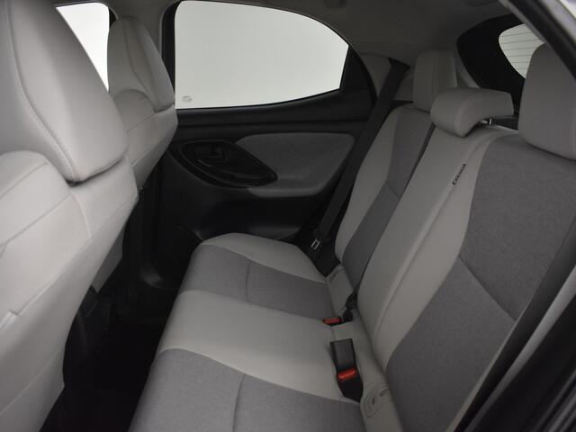 Toyota YARIS 1.5 Hybrid Executive | Panoramadak | HUD | Stuur en Stoelverwarm