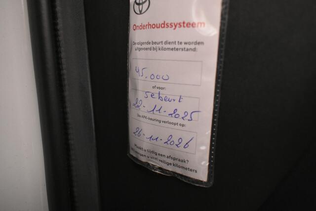 Toyota YARIS 1.5 VVT-i Dynamic Camera Navi Carplay Parelmoer lak