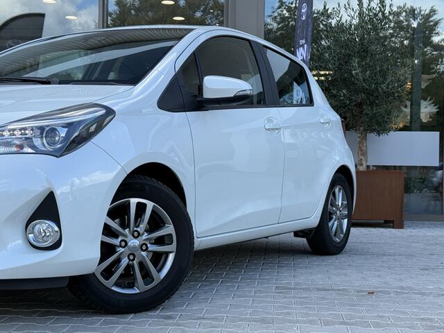 Toyota YARIS 1.3 VVT-i | Navigatie | Trekhaak | Camera |